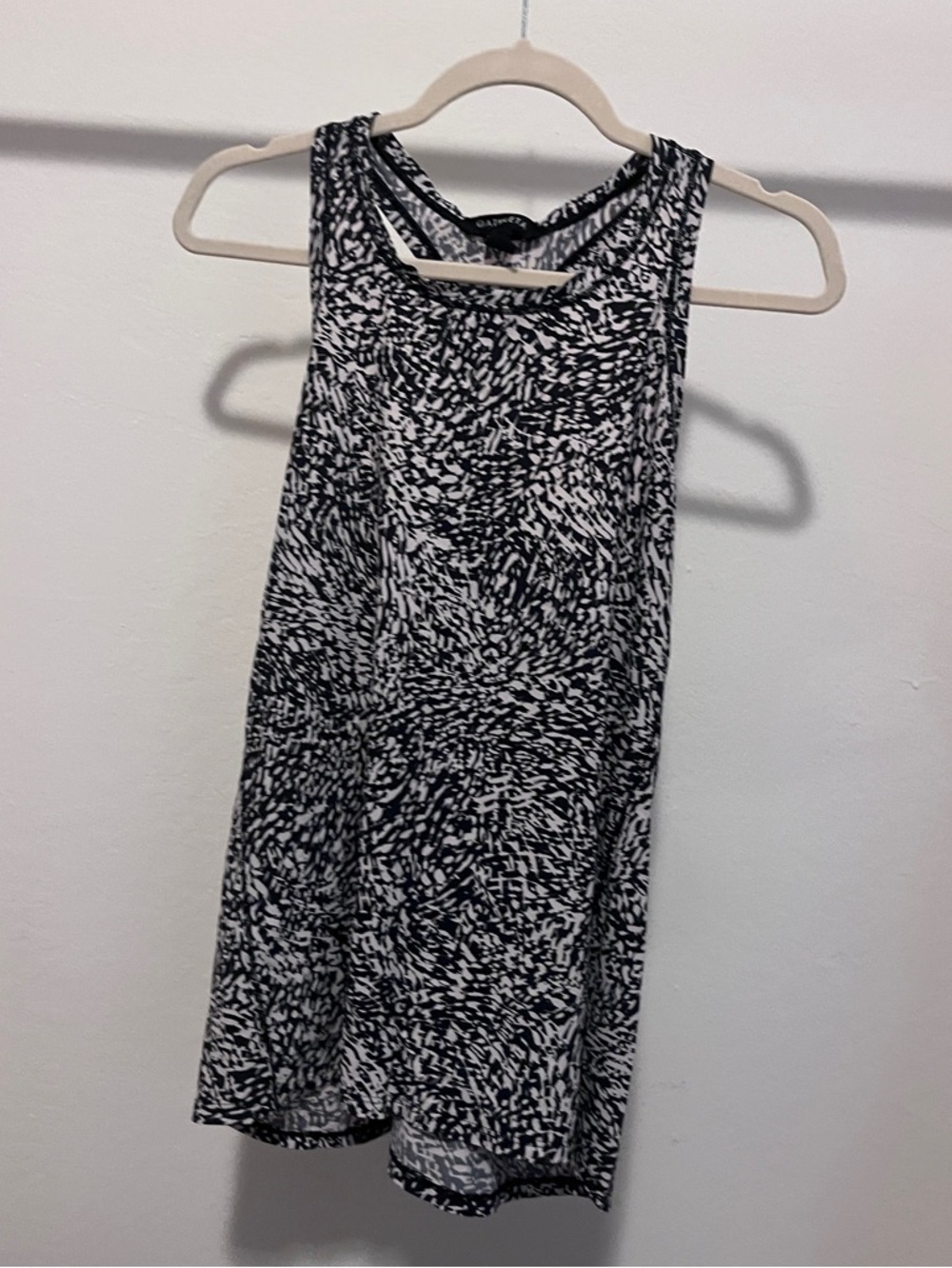 Athleta Black and White Ultimate High Nevk Abstract Print Racerback Tank